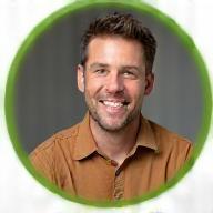 Puppy specialist Jacob Atwood